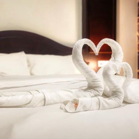 Arya Suites Patong Beach Eksteriør bilde