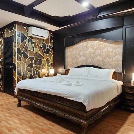 Arya Suites Patong Beach Eksteriør bilde