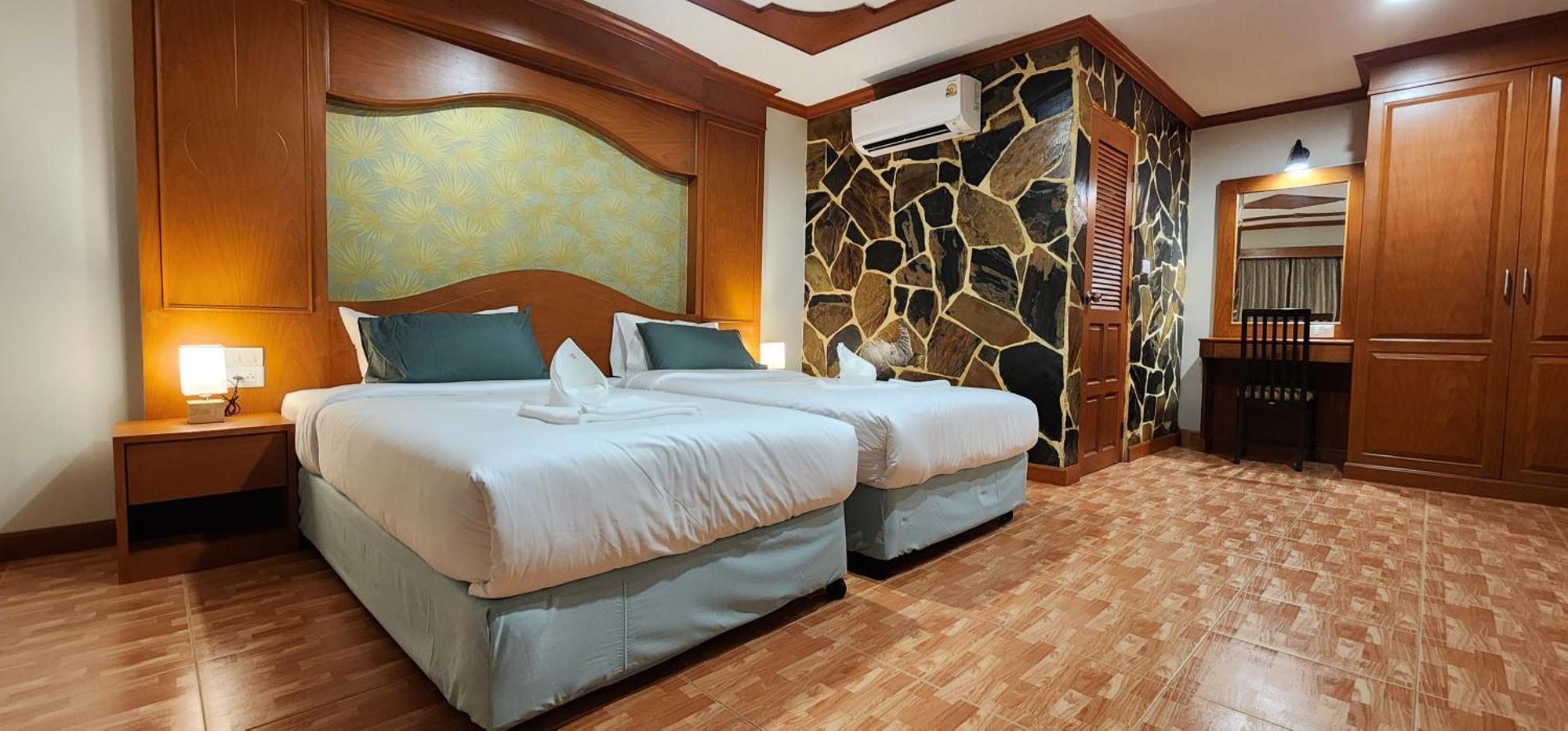 Arya Suites Patong Beach Eksteriør bilde
