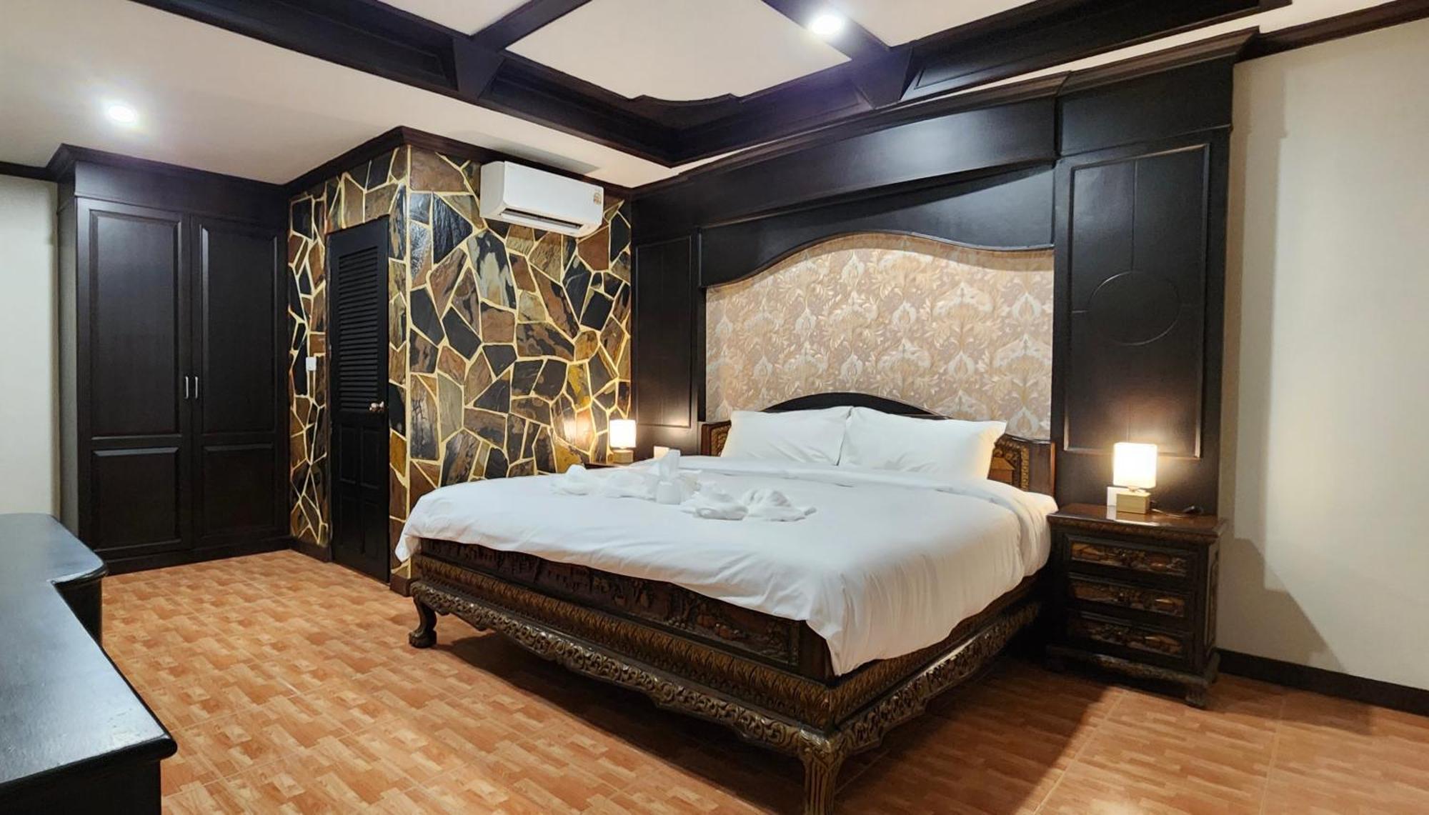Arya Suites Patong Beach Eksteriør bilde